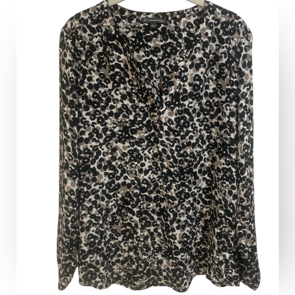 Adrianna Papell Tops - Adrianna Papell Black and Gray Leopard Print Top Size Large